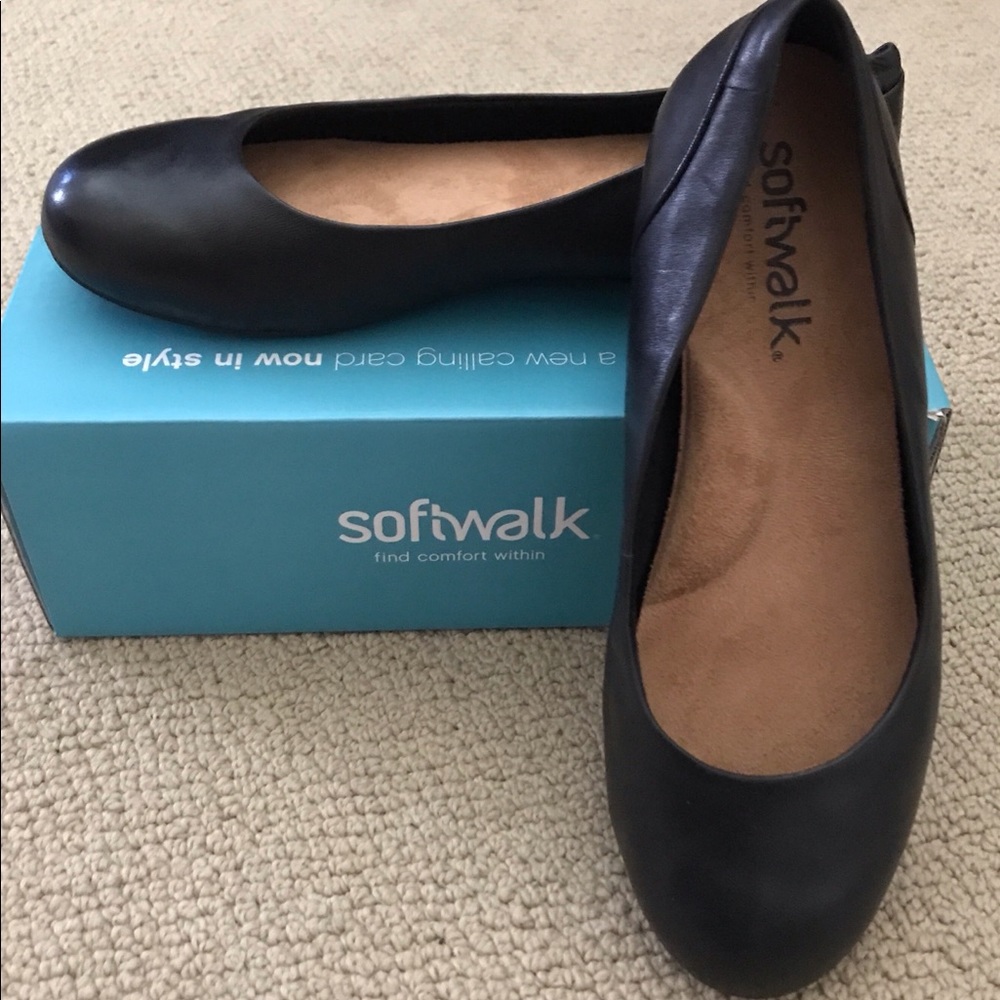 SoftWalk ‘Sonoma’ Leather Ballet Flats